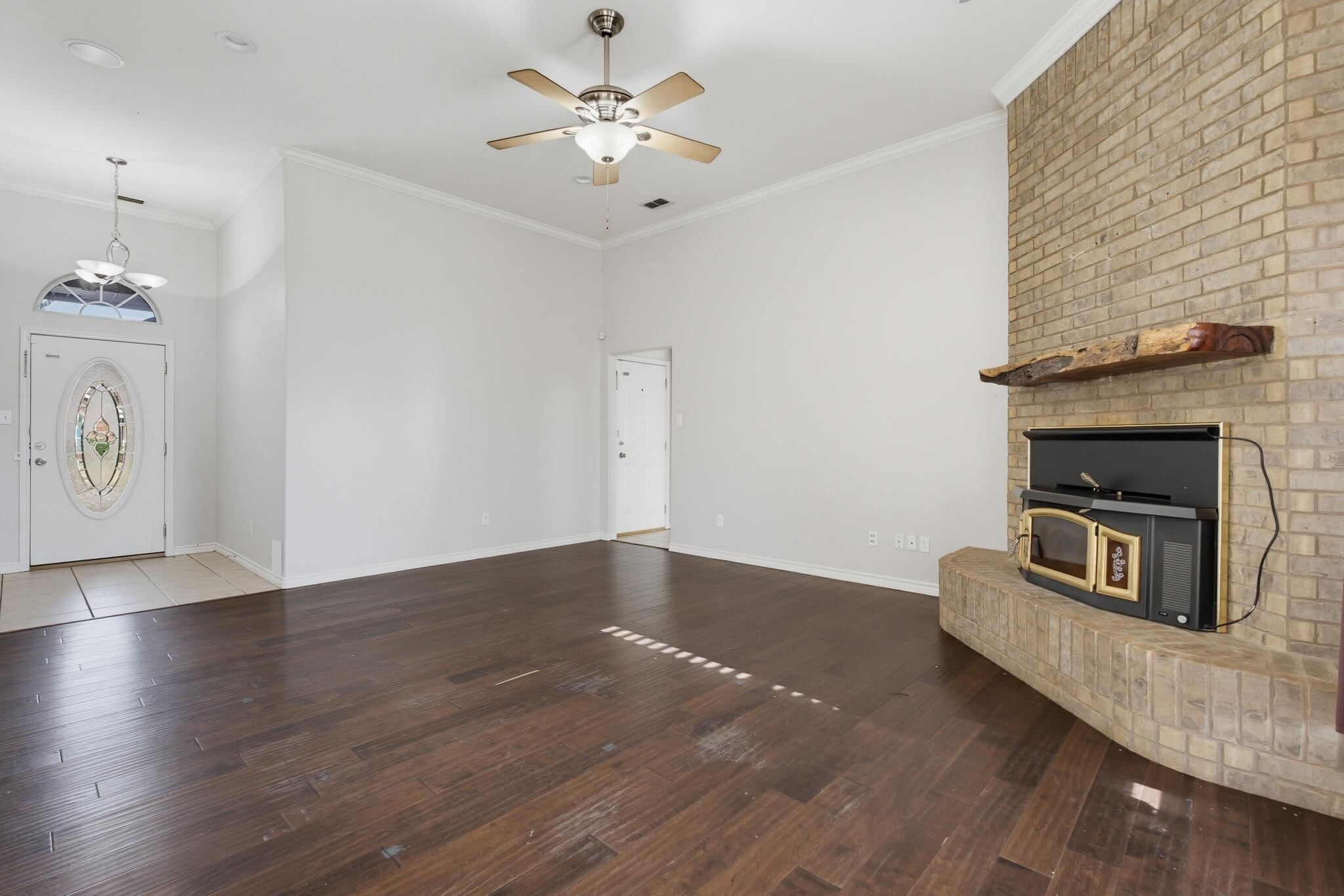 Building Photo - 7017 Springwater Ave