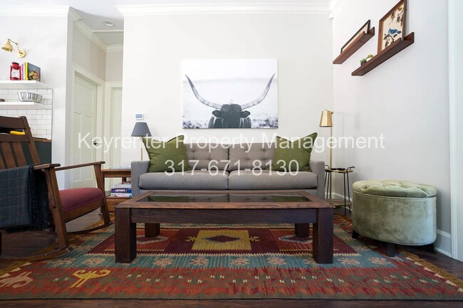 Building Photo - Modern Bungalow walking distance to Fountain Square!