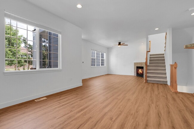 Building Photo - $2,540.95- 3 Bed, 3 Bath Townhome in Aurora with Central AC, In Unit Laundry and Patio Space!
