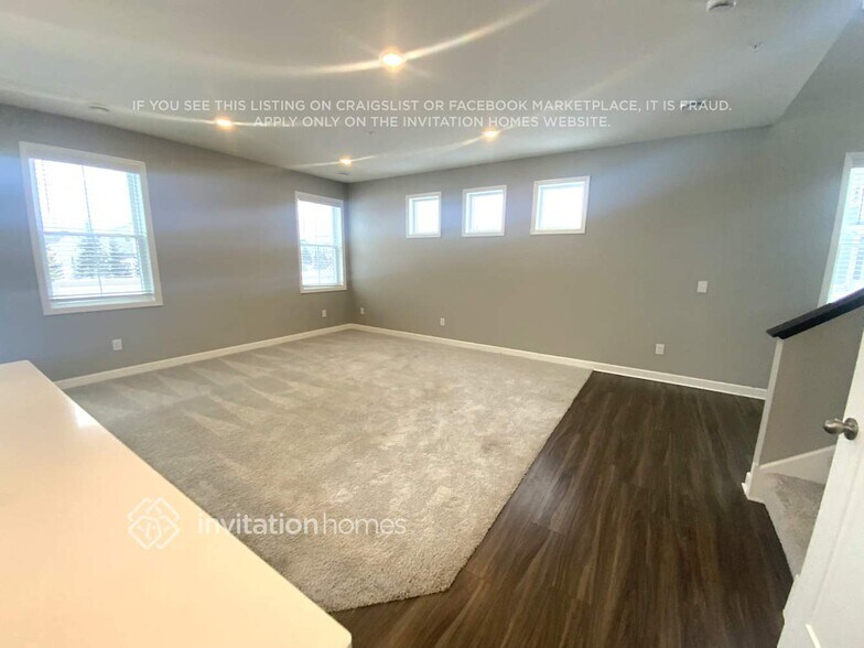 Building Photo - 16700 Dunkirk Cir N