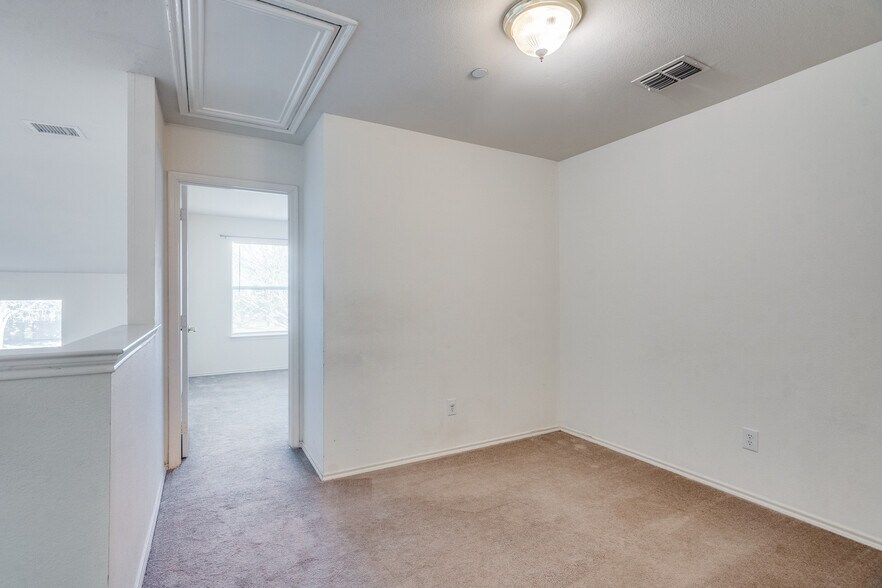 Building Photo - 7245 Rembrandt Dr