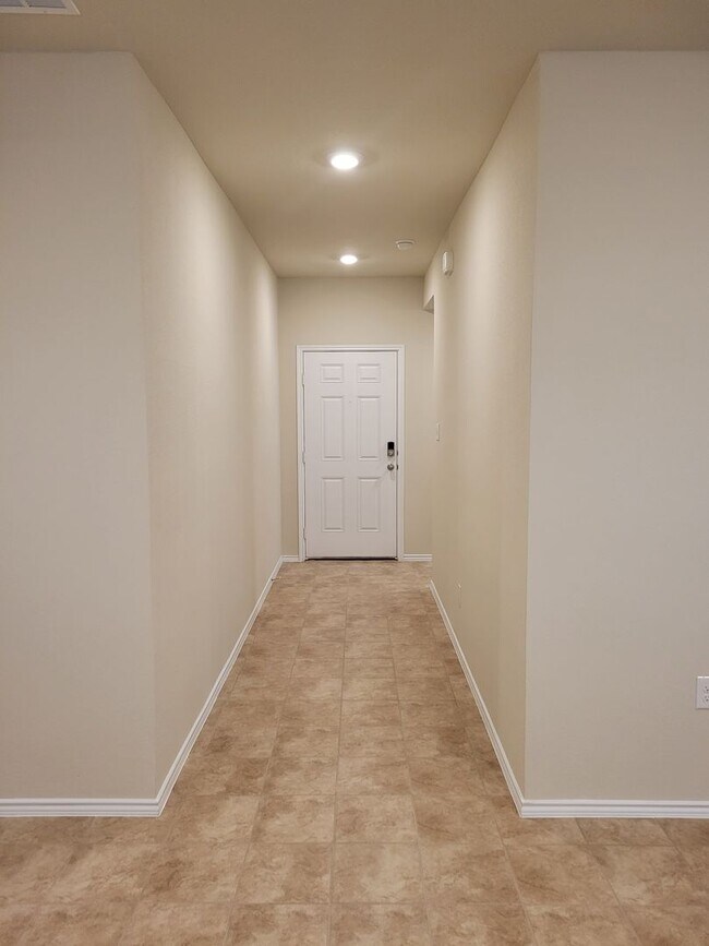 Building Photo - BEAUTIFUL YOWELL RANCH HOME!