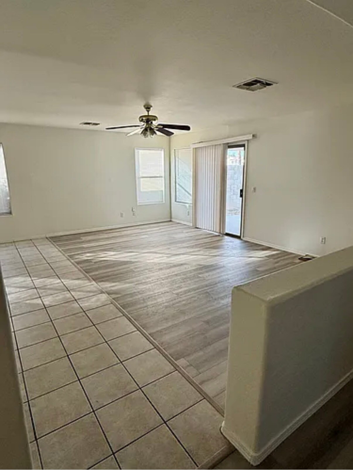 Building Photo - 10810 W Edgemont Ave