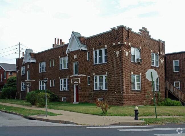 Primary Photo - 4040-4042 Hydraulic Ave