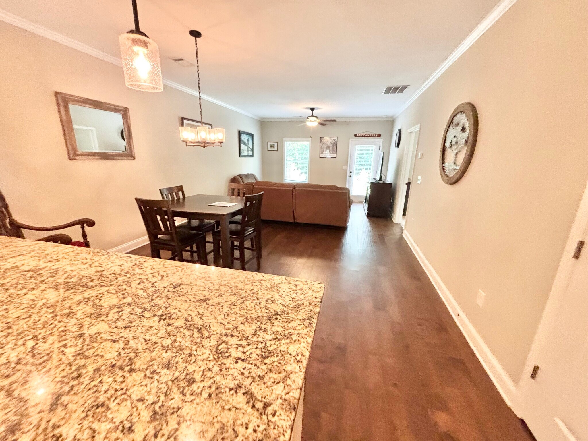 Building Photo - 3875 Valley View Ct