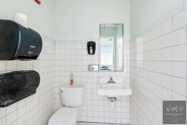 Building Photo - 926 Quincy St