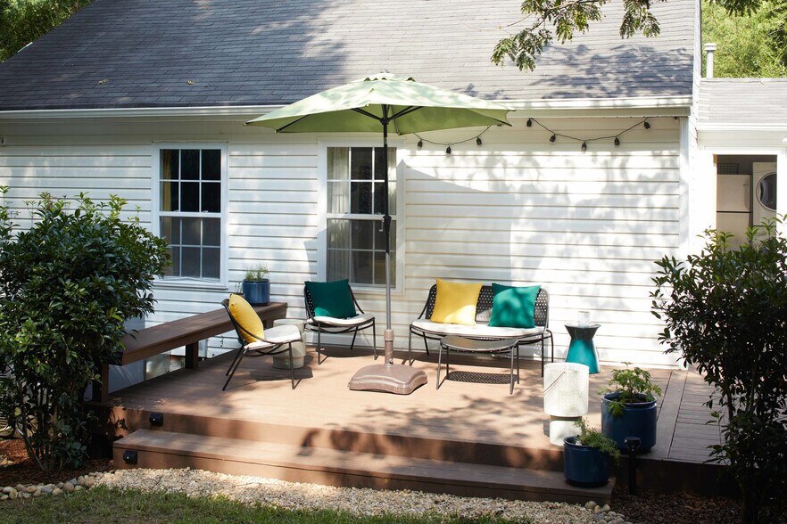 Building Photo - 724 47th Way S