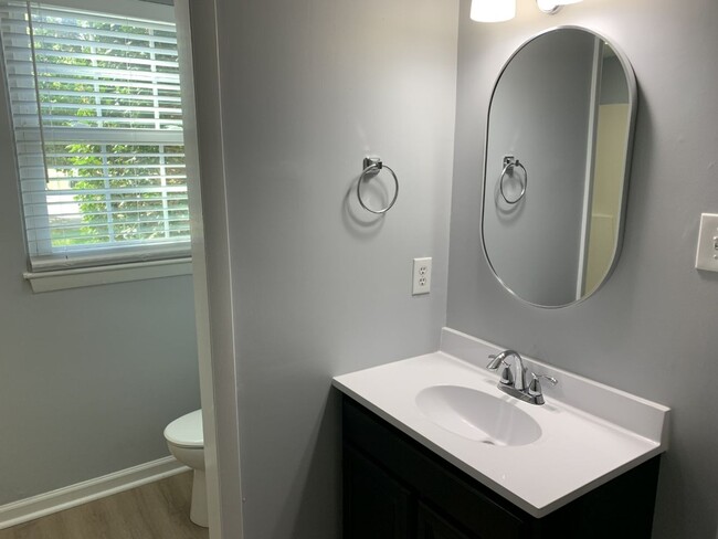 Building Photo - 5800 Falls of Neuse "B", 2-bd, 2-ba condo,...