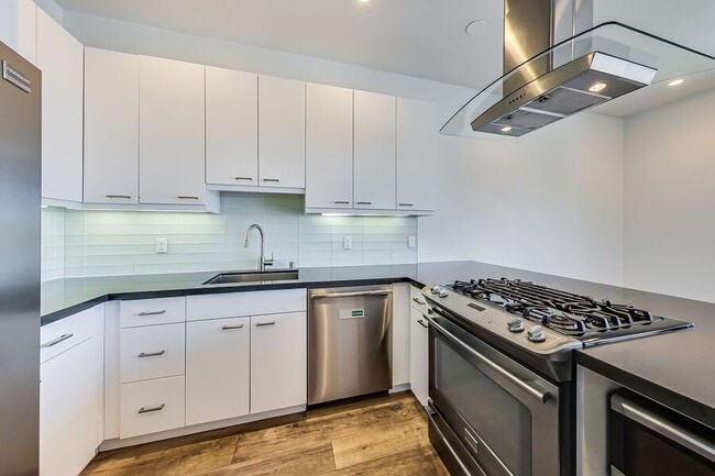 Building Photo - 1375 Minna St