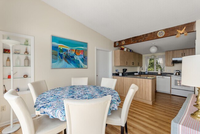 Building Photo - 26 Salt Island Rd