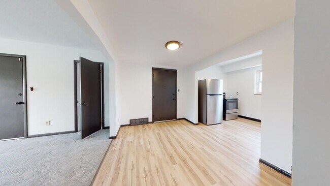 Building Photo - Parma - Ridgewood Lofts - 2 Bedroom - 1 Bath