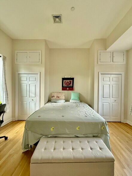 Building Photo - 253 Norfolk St