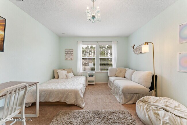 Building Photo - 22 Medio Dr