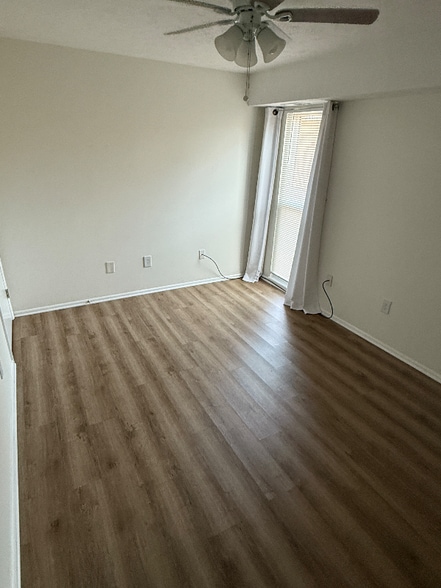 Building Photo - 33803 Electric Blvd