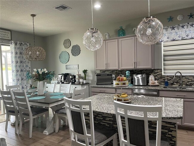 Building Photo - 8835 Hinsdale Heights Dr