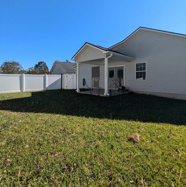 Building Photo - 8031 Resin Rd