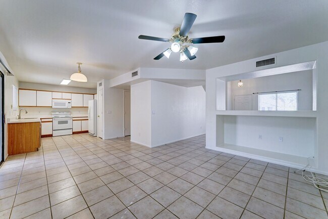 Building Photo - Desirable North Phoenix  Home with 1 Downs...