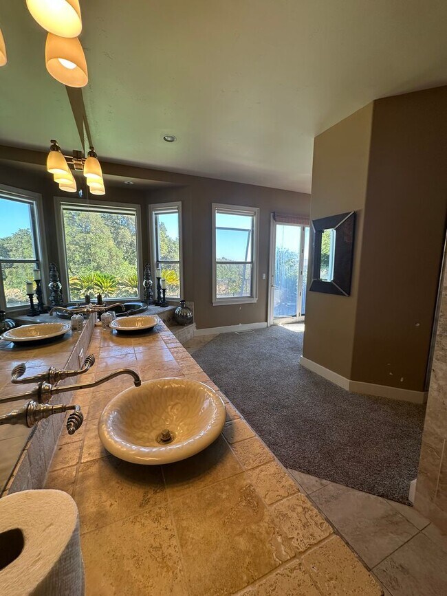 Building Photo - Hilltop Estate in Green Valley-Fully Furni...