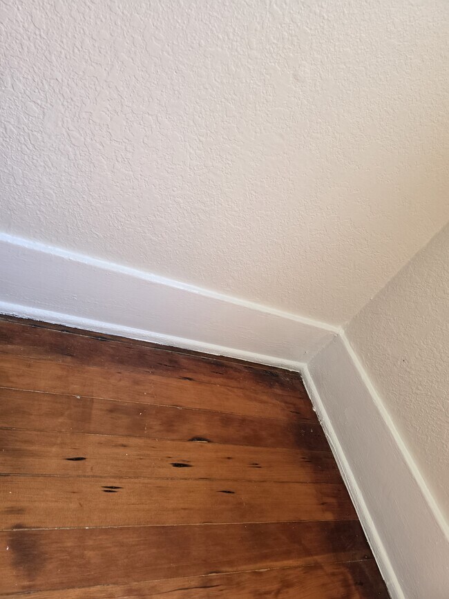 Building Photo - 1273 N Berendo St