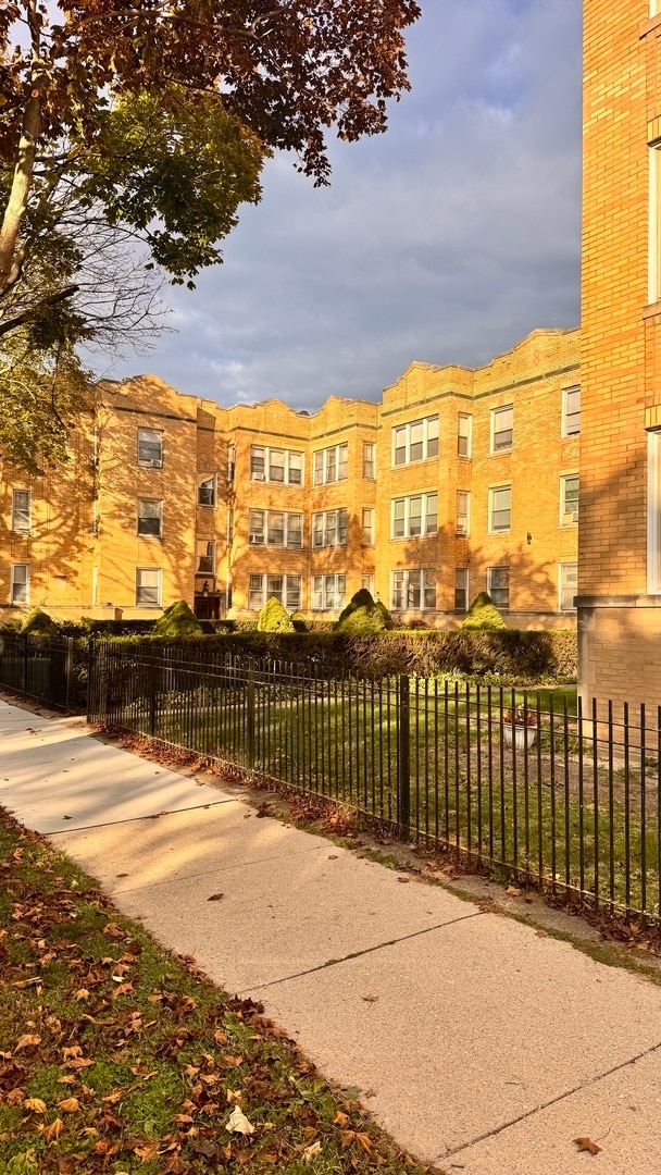 Primary Photo - 4441 N Central Ave