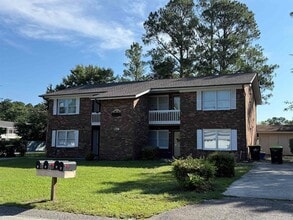Building Photo - 4047 Fairway Dr