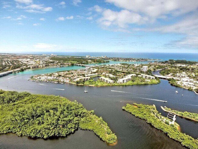 Building Photo - 1648 Jupiter Cove Dr