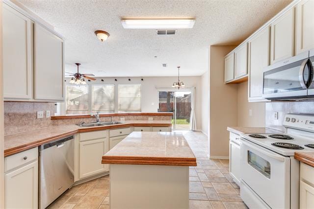 Building Photo - 5020 Glenscape Trail