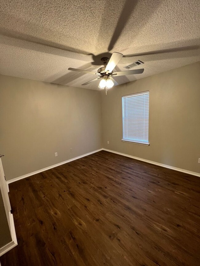 Building Photo - 161 Ridgecrest Dr