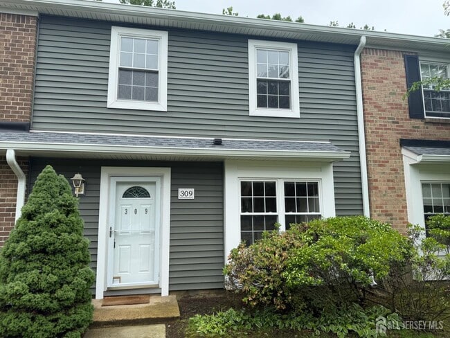 Primary Photo - 309 Constitution Cir