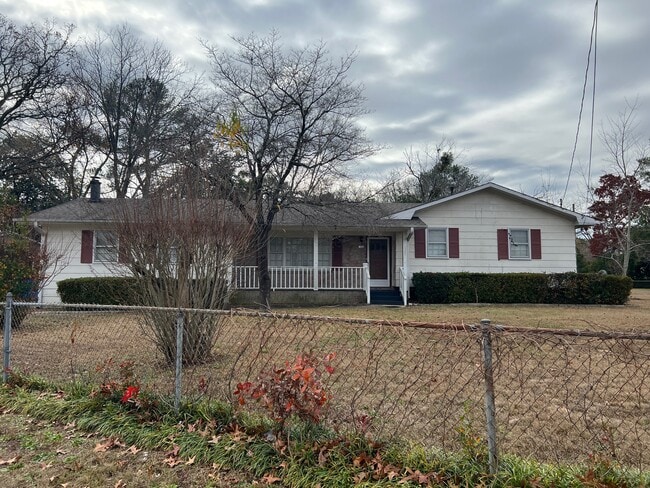 Primary Photo - 1602 Camelot Dr