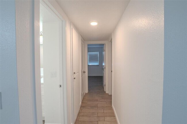 Building Photo - 6038 Northwest Expy