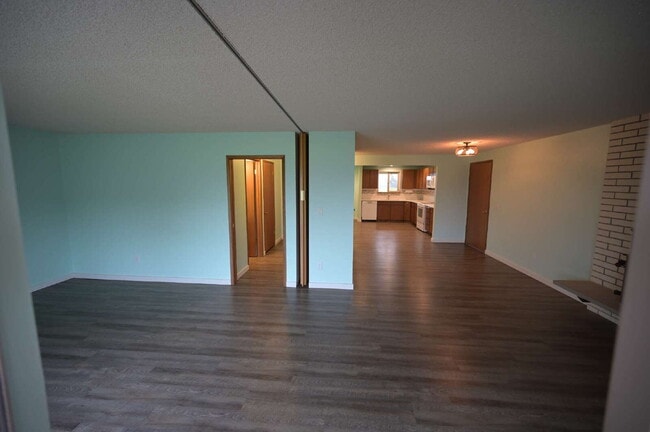 Building Photo - 1 bed 1 bath condo in 55+ community: ALL Utilities included!