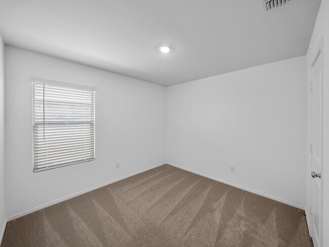 Building Photo - 14004 Birch Farm Dr