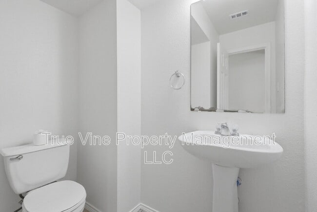 Building Photo - 136 Texas Mulberry