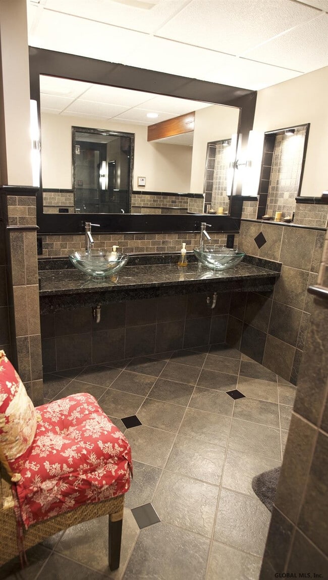 Building Photo - 32 Flat Rock Rd