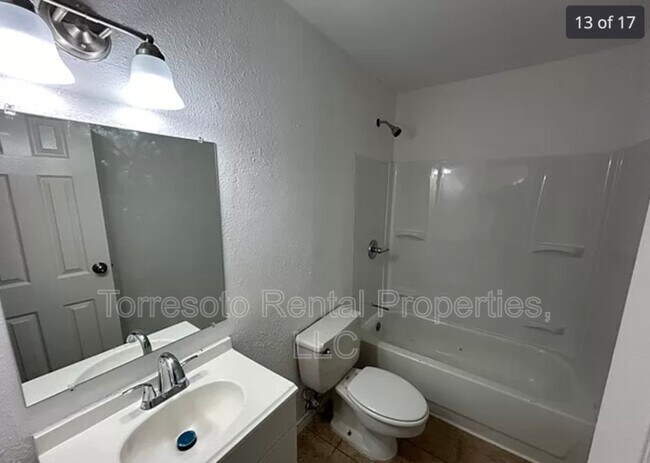 Building Photo - 2807 Observation Dr