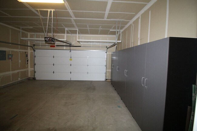Building Photo - Copper River Home w/Solar + Office