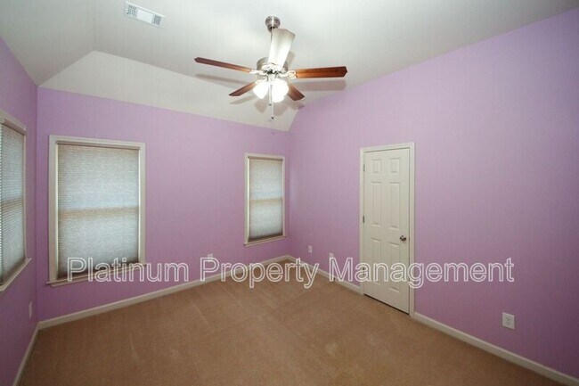 Building Photo - 4580 Wykeshire Ct