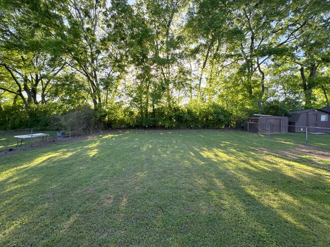 Building Photo - Great Newly Renovated Home - Move-In Ready!