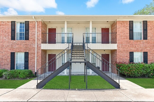 Primary Photo - 9410 Edgebrook Dr