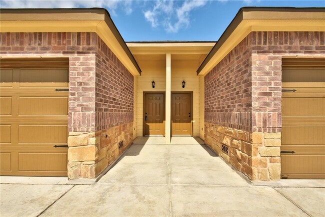 Building Photo - 467 Jack Rabbit Ln
