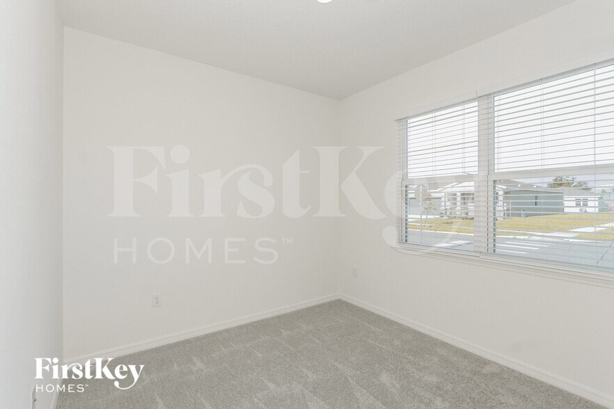 Building Photo - 531 Crown Rose Dr