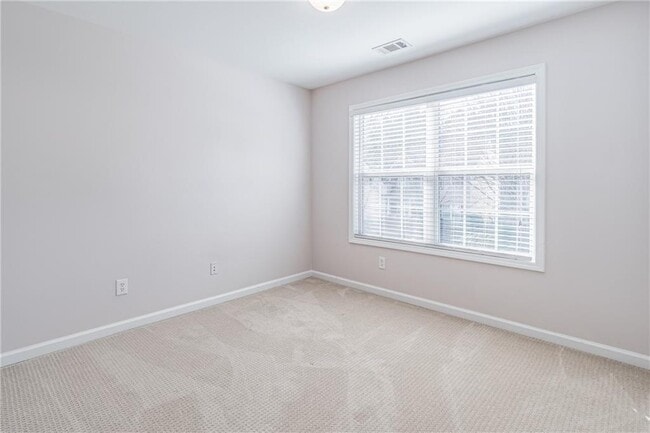 Building Photo - 2849 Suttonwood Way NE