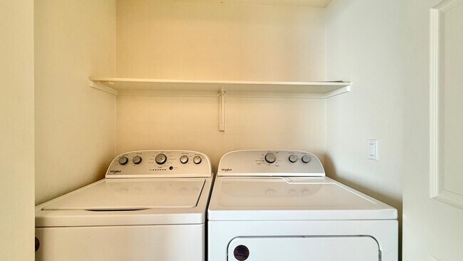 Building Photo - 4925 E Desert Cove Ave