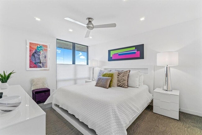 Building Photo - 2707 N Ocean Blvd