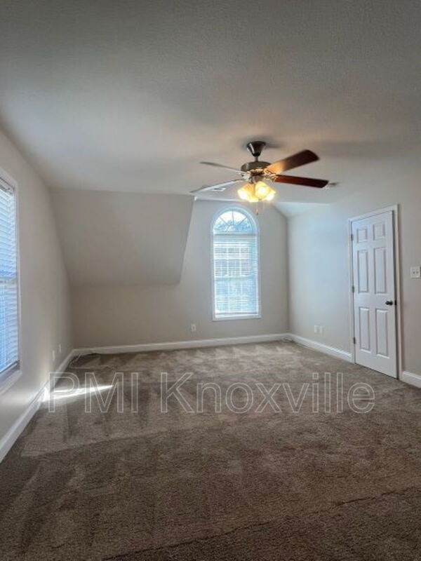 Building Photo - 5825 Beaver Run Ln