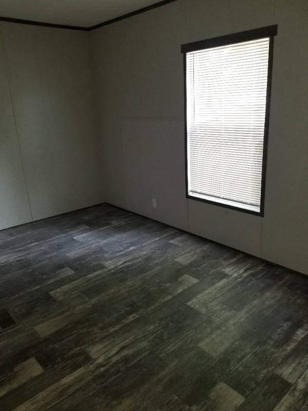 Building Photo - 1000 Pine Tree Cir