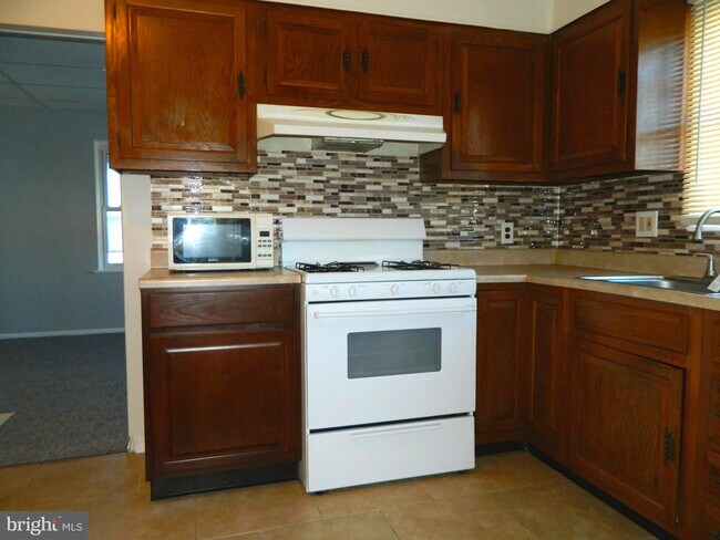 Building Photo - 1809 N Black Horse Pike