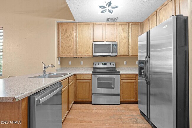 Building Photo - 751 N Port Dr