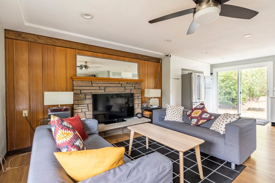 Building Photo - 1803 N 200th St